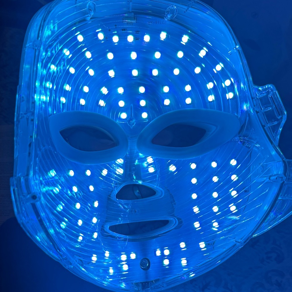 7-Color Facial Mask, Rechargeable Light Mask for Face Beauty Instrument - Picture 13 of 15